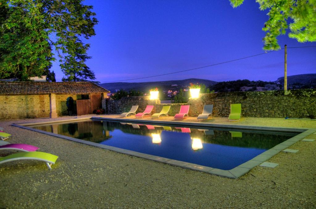 Gites Du Domaine Des Dames Vallon-Pont-d'Arc Bilik gambar